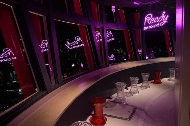 神戸ポートタワー_回転カフェ＆バー「Ready go round」
